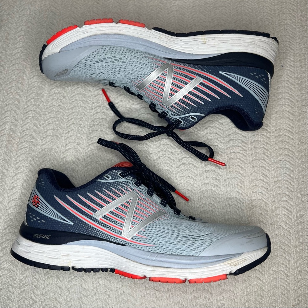 new balance / 880 light porcelain blue orange sneakers size 7